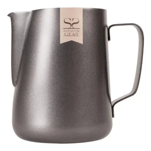 ESPRESSO GEAR MJÖLKKANNA I SVART – 600ML